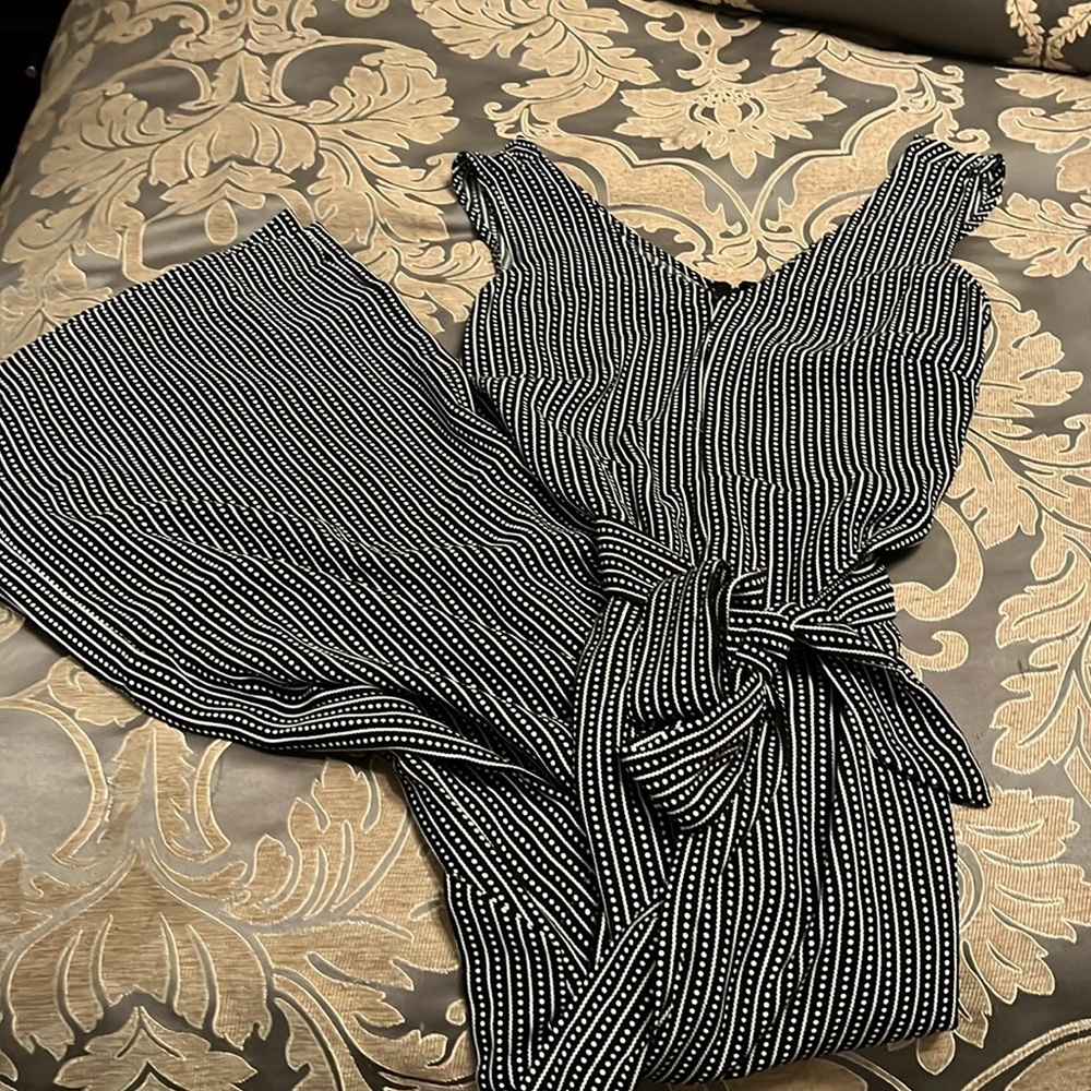 Pants Romper - Picture 2 of 5
